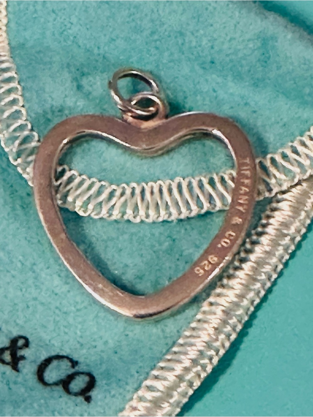 TIFFANY LARGE OPEN HEART STERLING SLIVER PENDANT. DIMENSIONS OF INCH BY INC INCH - Picture 8 of 8